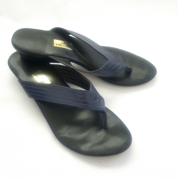metro thong sandals